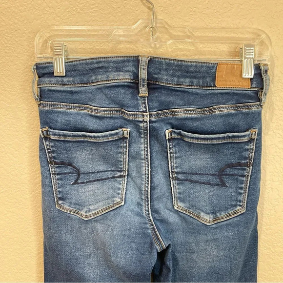 AMERICAN EAGLE Hi Rise Jegging Size 2 Short Distressed Next Level Stretch - Picture 5 of 8